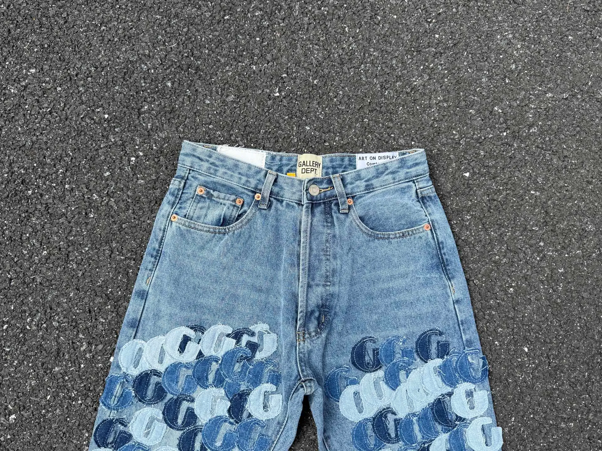 P286💰G77 GALLERY DEPT.G letter patch pudding 5001 denim washed and distressed spliced jeans -Original purchase and pattern making to truly restore the ultimate vintage texture -Original hardware accessories, washed and other elevators, QR code analysis are all purchased from the original factory, high degree of restoration, you are welcome to compare the products~ -Three-dimensional version, loose and comfortable, not picky about the figure, taller and slimmer, factory Seiko, original factory quality control, same style for men and women, can be matched with couples Versatile recommendation: must-have jeans for all seasons Color: blue Size: S-XXL (28-36)